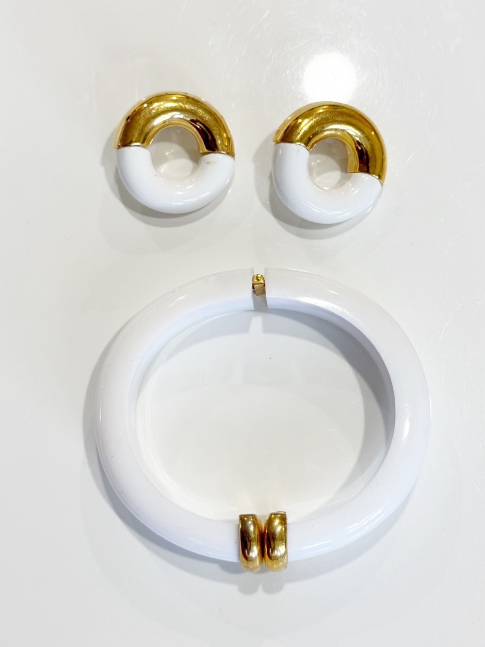 Monet White and Gold Resin Bracelet with Matching Earrings